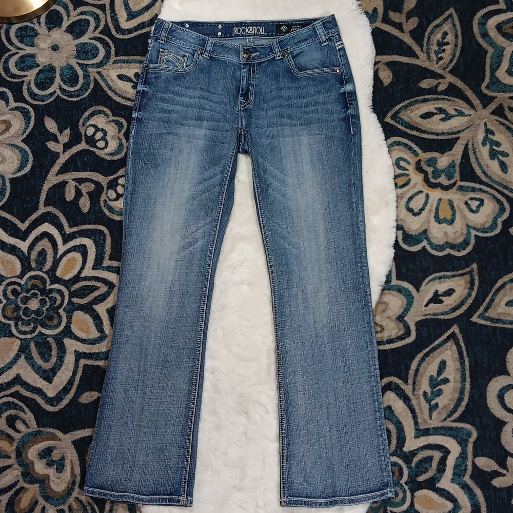 Rock & Roll Cowgirl mid rise boot cut embellished jeans sz 34 x 34